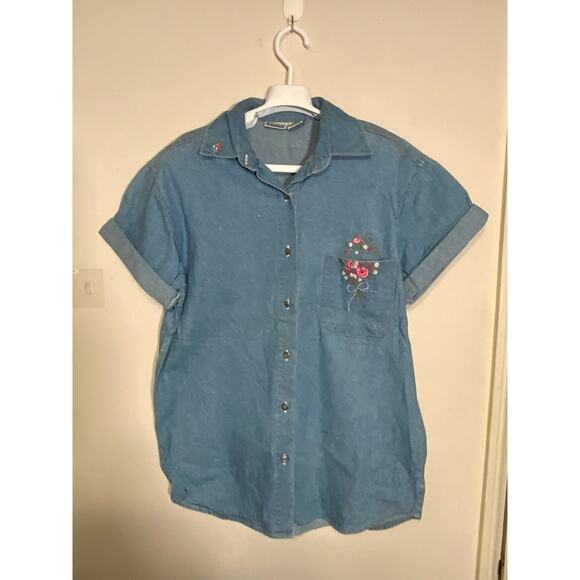 Vintage Capacity Embroidered Flower Denim Shirt Size M - USED - Picture 1 of 7